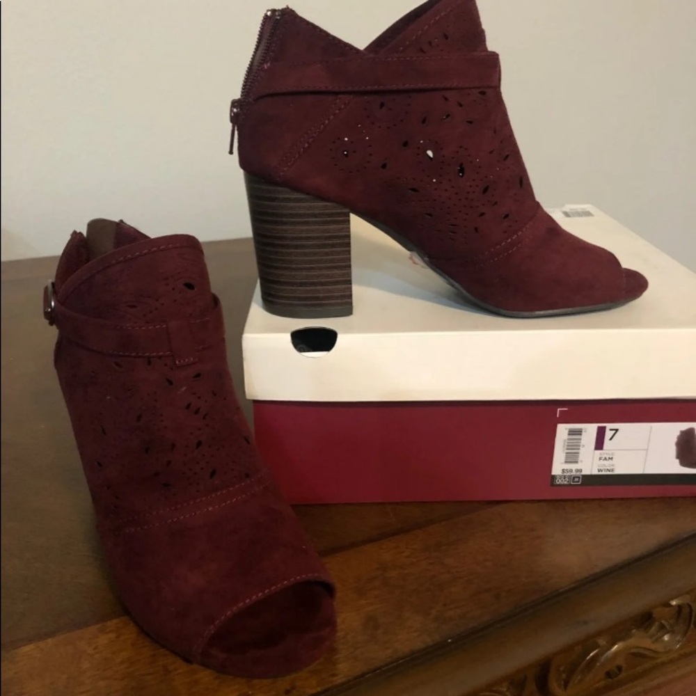 SO boots NEW